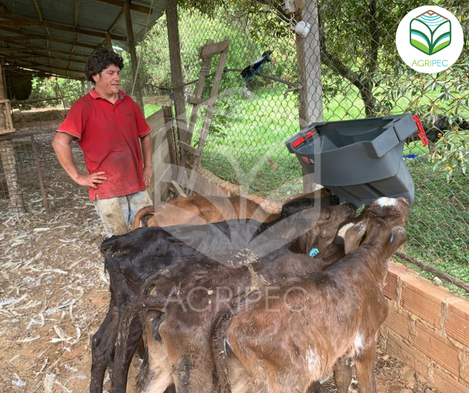 MILK BAR 05 --> BIBERON FIJO PARA TERNEROS DE 05 COMPARTIMIENTOS